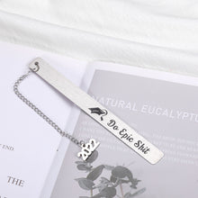 Load image into Gallery viewer, Class of 2022 Graduation Gifts Bookmark - College Graduation Gifts for Him Her Friend Student, High School Preschool Kindergarten Graduation Gift for Kids, Funny Senior Night Graduation Party Favor
